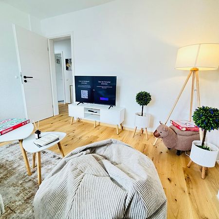 Schoene & Gemuetliche Wohnung Direkt Am Bahnhof 라한슈타인 외부 사진